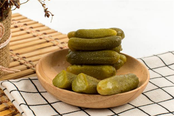 酸黃瓜可以經(jīng)常吃嗎 酸黃瓜孕婦能吃嗎 酸黃瓜可以經(jīng)常吃嗎 酸黃瓜孕婦能吃嗎