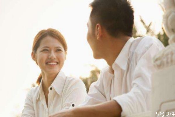 什么是中年感情危機(jī) 中年夫妻的感情危機(jī)有什么 什么是中年感情危機(jī) 中年夫妻的感情危機(jī)有什么