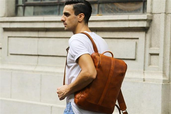 初春穿搭配什么配件時髦 男生初春配飾怎么搭配 初春穿搭配什么配件時髦 男生初春配飾怎么搭配