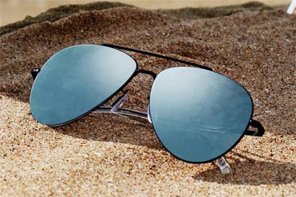 初春穿搭配什么配件時髦 男生初春配飾怎么搭配 初春穿搭配什么配件時髦 男生初春配飾怎么搭配