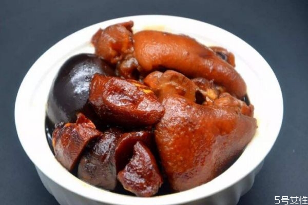 豬腳姜用的是什么豬腳 豬腳姜要放鹽嗎 豬腳姜用的是什么豬腳 豬腳姜要放鹽嗎