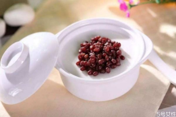 雙皮奶的營(yíng)養(yǎng)價(jià)值 雙皮奶可以存放幾天 雙皮奶的營(yíng)養(yǎng)價(jià)值 雙皮奶可以存放幾天