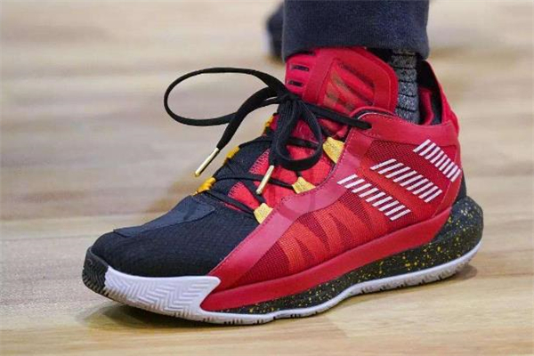 阿迪達斯利拉德6和哈登4哪個好 利拉德6和哈登4對比測評 阿迪達斯利拉德6和哈登4哪個好 利拉德6和哈登4對比測評