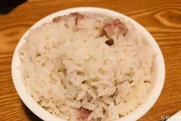 芋頭飯有什么營養(yǎng)價值 吃芋頭飯有什么好處 芋頭飯有什么營養(yǎng)價值 吃芋頭飯有什么好處