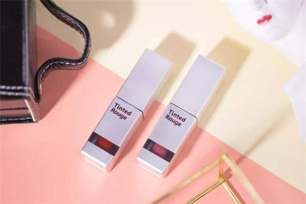 稚優(yōu)泉水光唇釉哪個(gè)色號(hào)好看 稚優(yōu)泉水光唇釉怎么樣