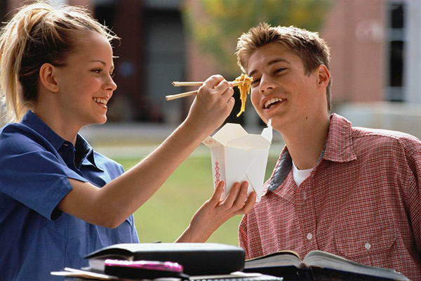 女生有男朋友的表現(xiàn) 女生喜歡一個(gè)男生的表現(xiàn) 女生有男朋友的表現(xiàn) 女生喜歡一個(gè)男生的表現(xiàn)