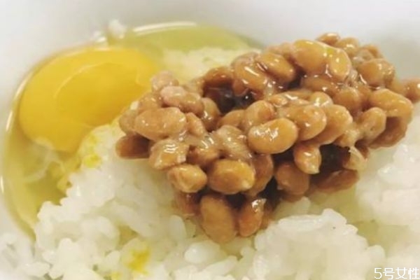 納豆是怎么做的 納豆有什么營(yíng)養(yǎng)價(jià)值 納豆是怎么做的 納豆有什么營(yíng)養(yǎng)價(jià)值