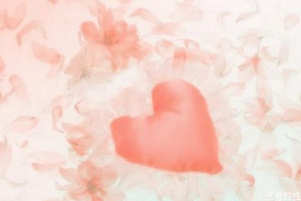 感動(dòng)是愛(ài)情 什么才是真的的愛(ài)情 感動(dòng)是愛(ài)情 什么才是真的的愛(ài)情