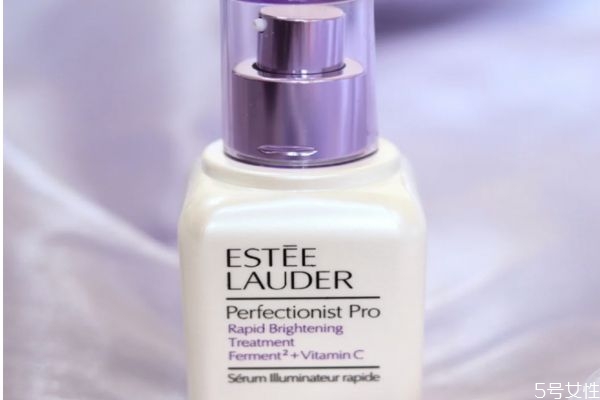 雅詩蘭黛肌光精華可以白天用嗎 雅詩蘭黛肌光精華成分 雅詩蘭黛肌光精華可以白天用嗎 雅詩蘭黛肌光精華成分