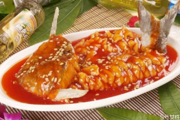 糖醋魚(yú)怎么做好吃 糖醋魚(yú)的簡(jiǎn)單做法 糖醋魚(yú)怎么做好吃 糖醋魚(yú)的簡(jiǎn)單做法