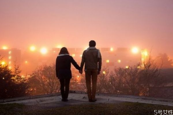 戀愛感覺疲倦怎么辦 為什么戀愛會有疲倦期 戀愛感覺疲倦怎么辦 為什么戀愛會有疲倦期