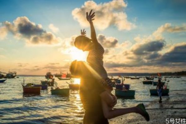 戀愛感覺疲倦怎么辦 為什么戀愛會有疲倦期 戀愛感覺疲倦怎么辦 為什么戀愛會有疲倦期