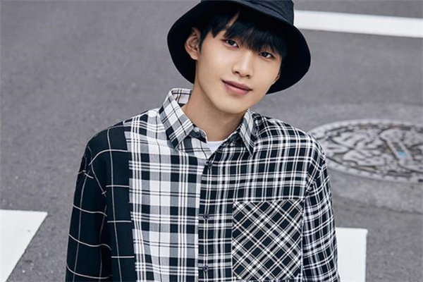 男生早春穿什么上衣 早春流行什么男裝 男生早春穿什么上衣 早春流行什么男裝