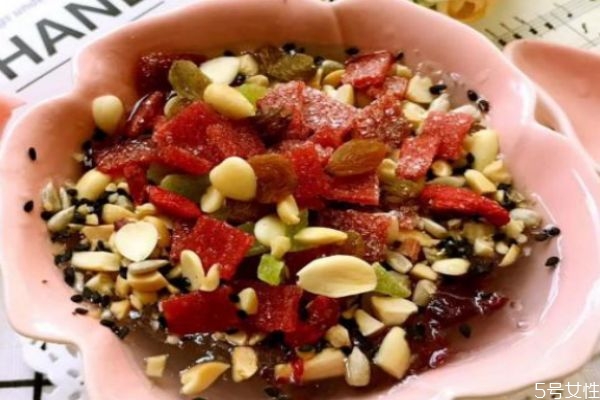 杏仁茶應(yīng)該怎么做 喝杏仁茶有什么好處 杏仁茶應(yīng)該怎么做 喝杏仁茶有什么好處