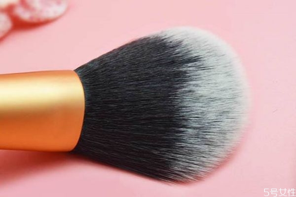 化妝刷什么材質(zhì)的毛好 化妝刷變形了怎么恢復(fù) 化妝刷什么材質(zhì)的毛好 化妝刷變形了怎么恢復(fù)
