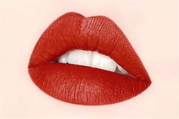 美寶蓮接吻棒試色 美寶蓮接吻棒哪個(gè)顏色好看 美寶蓮接吻棒試色 美寶蓮接吻棒哪個(gè)顏色好看