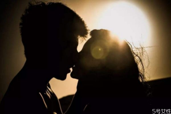 老婆生孩子但兒子不是自己的怎么辦 丈夫被綠了該怎么辦 老婆生孩子但兒子不是自己的怎么辦 丈夫被綠了該怎么辦