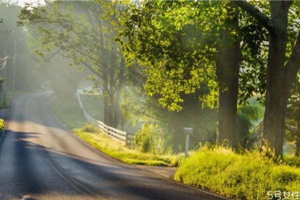 什么話讓女人更愛你 怎樣說(shuō)話可以讓女人更愛你 什么話讓女人更愛你 怎樣說(shuō)話可以讓女人更愛你