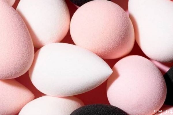 美妝蛋裂開還能用嗎 美妝蛋裂開怎么修復(fù) 美妝蛋裂開還能用嗎 美妝蛋裂開怎么修復(fù)