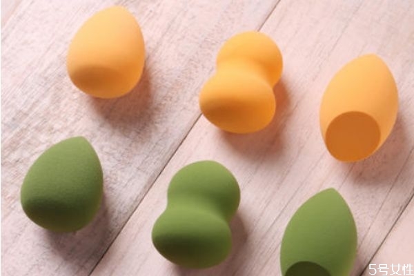 美妝蛋除了涂粉底液還可以干什么 美妝蛋的具體使用方法 美妝蛋除了涂粉底液還可以干什么 美妝蛋的具體使用方法