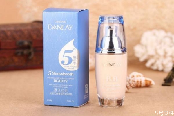 裸妝bb霜可以直接涂嗎 裸妝bb霜可以隨身帶上飛機(jī)嗎 裸妝bb霜可以直接涂嗎 裸妝bb霜可以隨身帶上飛機(jī)嗎