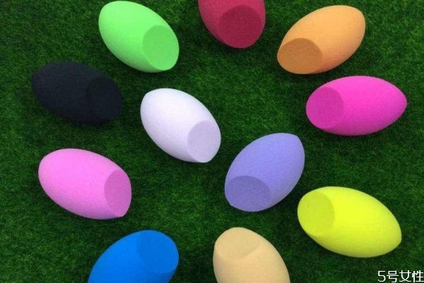 美妝蛋除了涂粉底液還可以干什么 美妝蛋的具體使用方法 美妝蛋除了涂粉底液還可以干什么 美妝蛋的具體使用方法