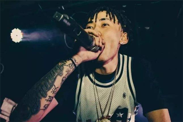 臟辮可以多長(zhǎng)時(shí)間不洗頭 臟辮洗頭要拆開嗎