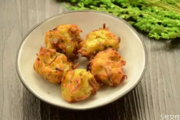 炸蘿卜丸子怎么做好吃 炸蘿卜丸子的簡(jiǎn)單做法 炸蘿卜丸子怎么做好吃 炸蘿卜丸子的簡(jiǎn)單做法