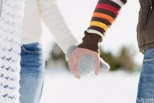 女生把你當(dāng)備胎的表現(xiàn) 如何分辨女生是不是把你當(dāng)備胎 女生把你當(dāng)備胎的表現(xiàn) 如何分辨女生是不是把你當(dāng)備胎