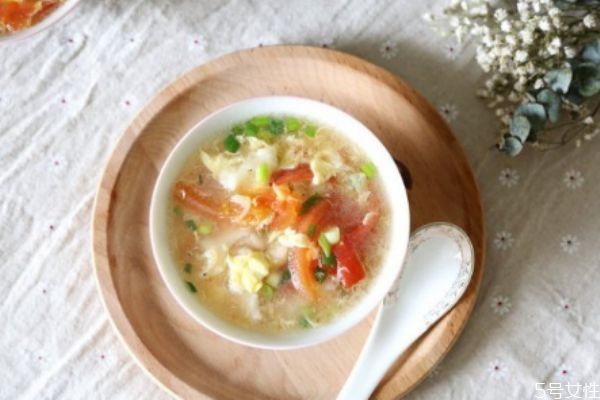 西紅柿雞蛋湯會發(fā)胖嗎 喝西紅柿雞蛋湯有什么好處 西紅柿雞蛋湯會發(fā)胖嗎 喝西紅柿雞蛋湯有什么好處