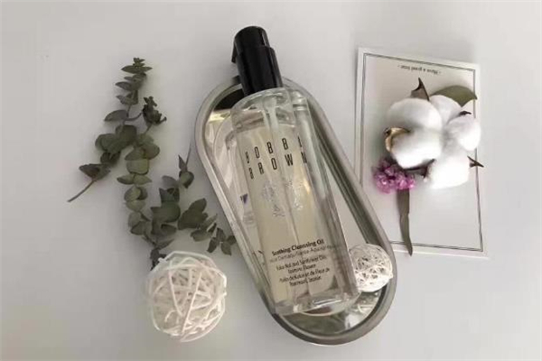 bobbi brown卸妝油適合什么膚質(zhì) 芭比波朗卸妝油用法 bobbi brown卸妝油適合什么膚質(zhì) 芭比波朗卸妝油用法