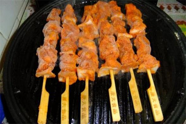 骨肉相連可以炒著吃嗎 骨肉相連怎么炒好吃 骨肉相連可以炒著吃嗎 骨肉相連怎么炒好吃