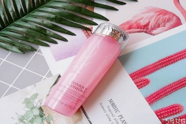 化妝水和爽膚水一樣嗎 化妝水和水乳霜順序 化妝水和爽膚水一樣嗎 化妝水和水乳霜順序