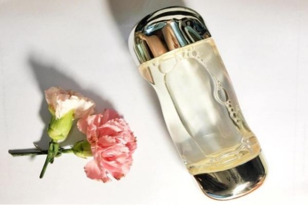 容易長痘用什么化妝水好 痘痘肌適合的化妝水 容易長痘用什么化妝水好 痘痘肌適合的化妝水