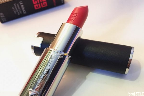 紀(jì)梵希小羊皮多少克 紀(jì)梵?？诩t正裝多少g