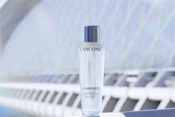 蘭蔻極光水怎么樣 蘭蔻極光水是精華還是水 蘭蔻極光水怎么樣 蘭蔻極光水是精華還是水