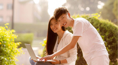 為什么男生喜歡看腿 第一眼看腿的男生是什么樣的 為什么男生喜歡看腿 第一眼看腿的男生是什么樣的