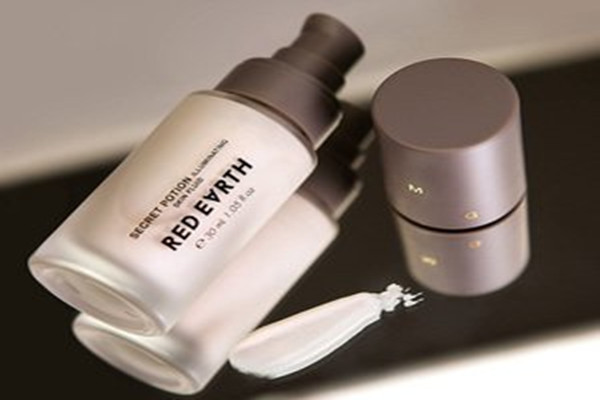 紅地球煥醒光感彩液有幾個(gè)色號(hào) 紅地球煥醒光感彩液的主要成分 紅地球煥醒光感彩液有幾個(gè)色號(hào) 紅地球煥醒光感彩液的主要成分