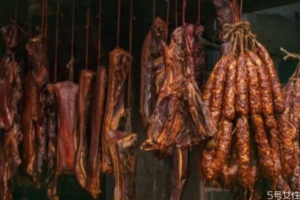 腌制臘肉怎么做好吃 腌制臘肉放鹽的比例是多少 腌制臘肉怎么做好吃 腌制臘肉放鹽的比例是多少