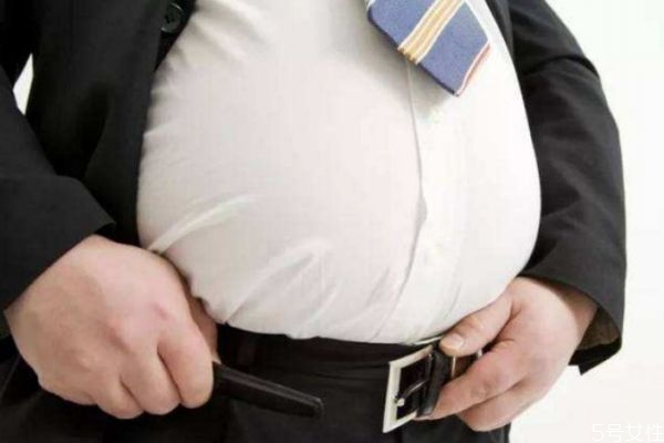 啤酒肚里面裝的是什么 啤酒肚對身體有什么影響 啤酒肚里面裝的是什么 啤酒肚對身體有什么影響