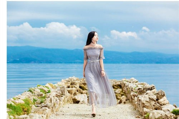 長裙和短裙怎樣挑選 身高160以下的女生不適合什么款式的裙子 長裙和短裙怎樣挑選 身高160以下的女生不適合什么款式的裙子