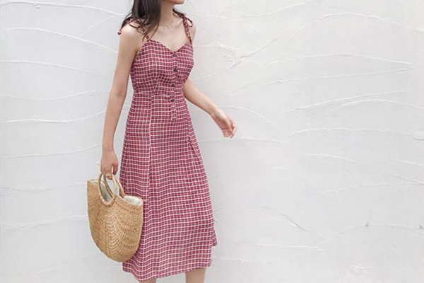 黃皮適合什么顏色的裙子 黃皮和白皮都適合穿的顏色推薦 黃皮適合什么顏色的裙子 黃皮和白皮都適合穿的顏色推薦