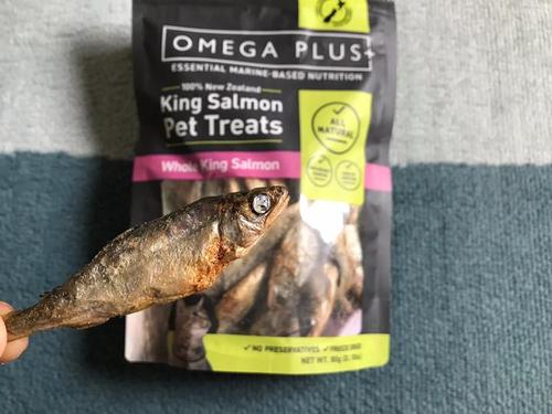 omega plus小魚干貓零食是哪個(gè)國(guó)家的 omega plus小魚干貓零食怎么吃 omega plus小魚干貓零食是哪個(gè)國(guó)家的 omega plus小魚干貓零食怎么吃