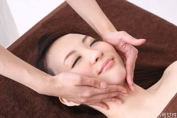 化妝品過敏可以自愈嗎 化妝品過敏如何治療 化妝品過敏可以自愈嗎 化妝品過敏如何治療