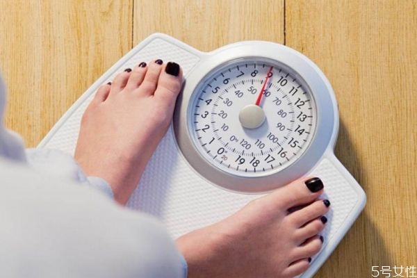 肌肉腿適合做高抬腿嗎 高抬腿能瘦大腿嗎