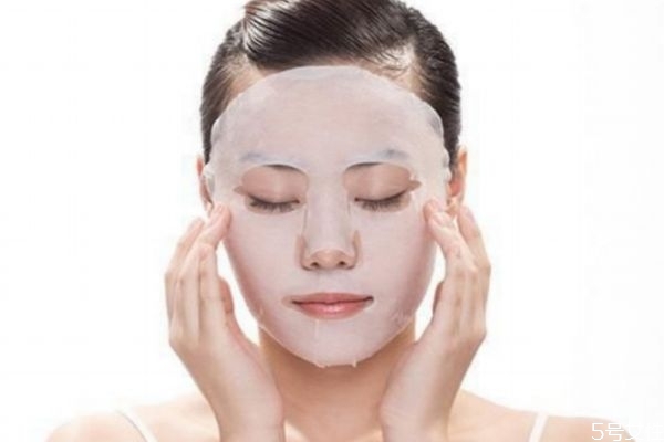 敷面膜前要護膚嗎 按順序涂上護膚品 敷面膜前要護膚嗎 按順序涂上護膚品