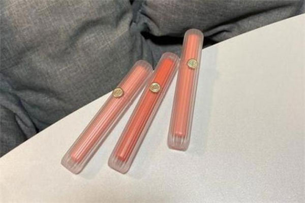 稚優(yōu)泉無懼幻想唇釉怎么樣 稚優(yōu)泉無懼幻想哪個顏色好看 稚優(yōu)泉無懼幻想唇釉怎么樣 稚優(yōu)泉無懼幻想哪個顏色好看