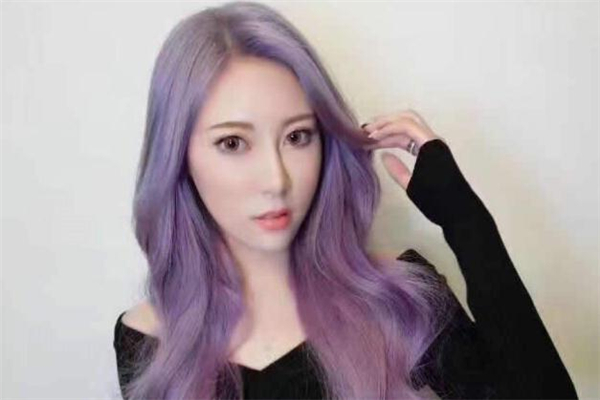 薰衣草紫發(fā)色適合什么膚色 薰衣草紫發(fā)色顯黑嗎 薰衣草紫發(fā)色適合什么膚色 薰衣草紫發(fā)色顯黑嗎