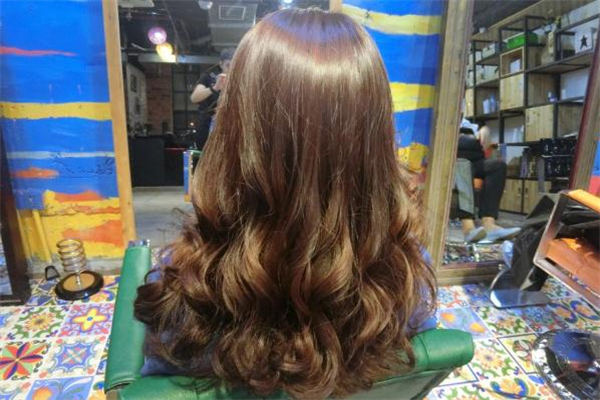 橄欖棕發(fā)色容易掉色嗎 橄欖棕在陽光下是什么顏色 橄欖棕發(fā)色容易掉色嗎 橄欖棕在陽光下是什么顏色