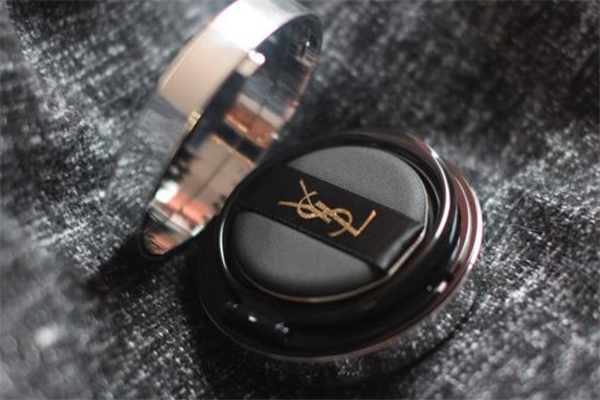 ysl銀氣墊色號 ysl銀氣墊和羽毛氣墊區(qū)別 ysl銀氣墊色號 ysl銀氣墊和羽毛氣墊區(qū)別